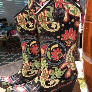 Corey’s Rainboots with amazing paisley print Sz 5
